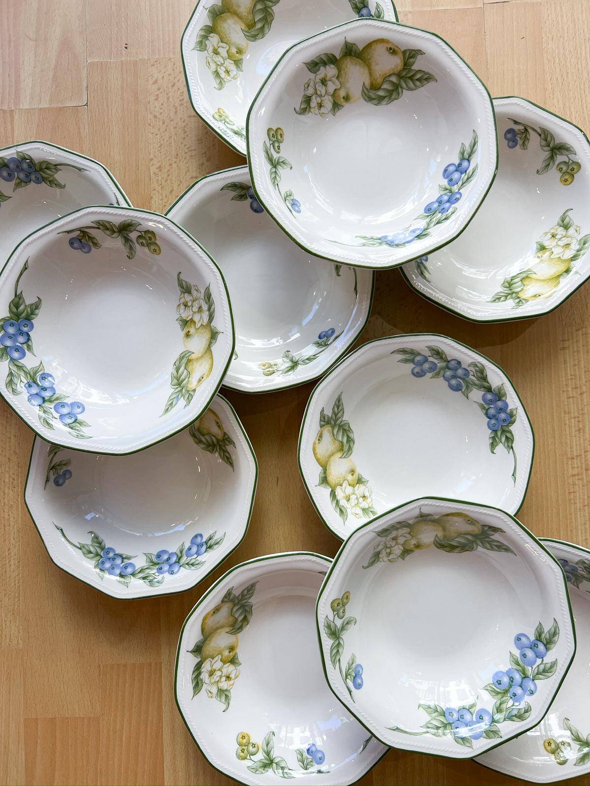 11 Churchill deep dessert plates