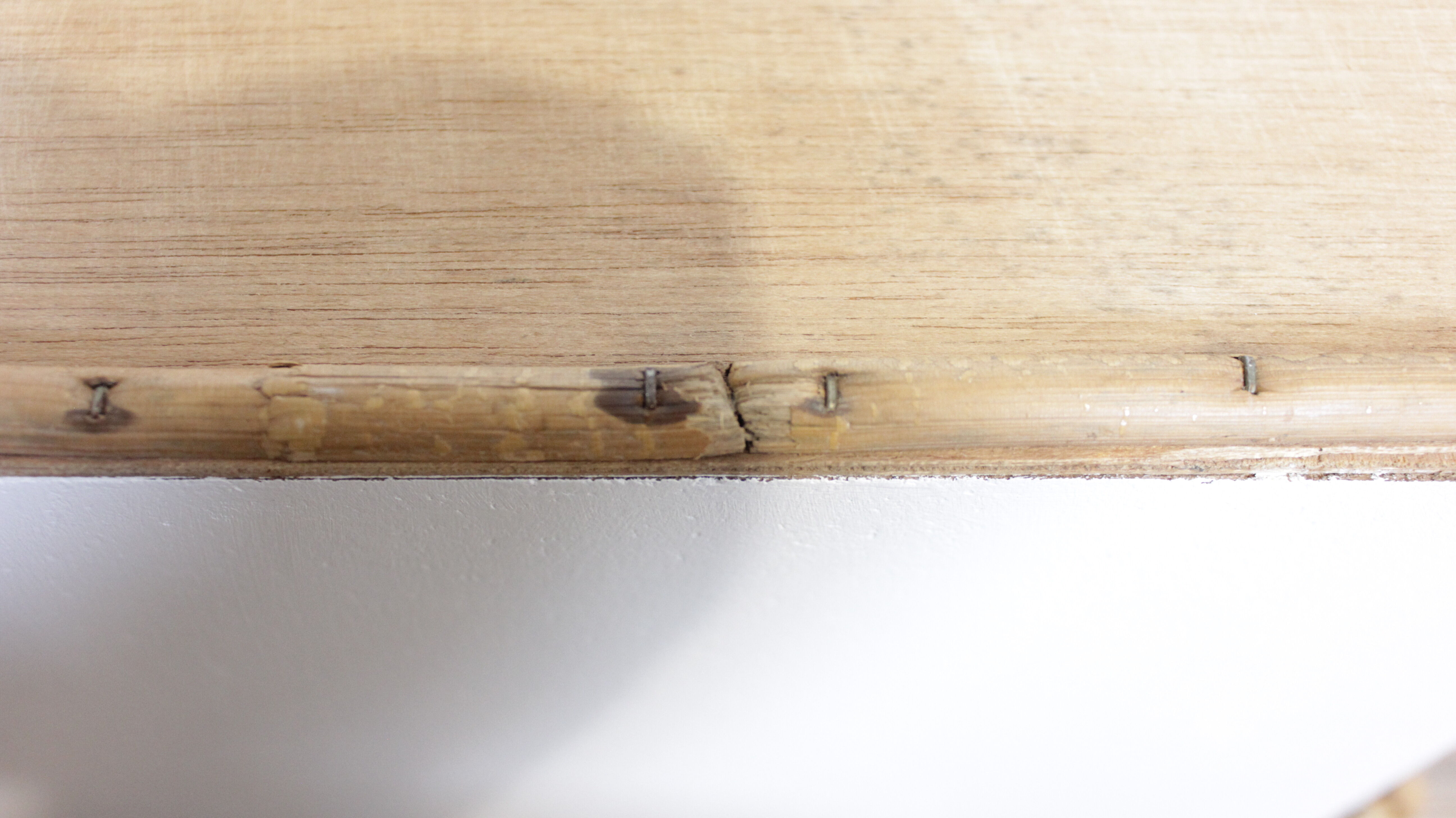 Rattan and bamboo shelf Years 60-70 revamped