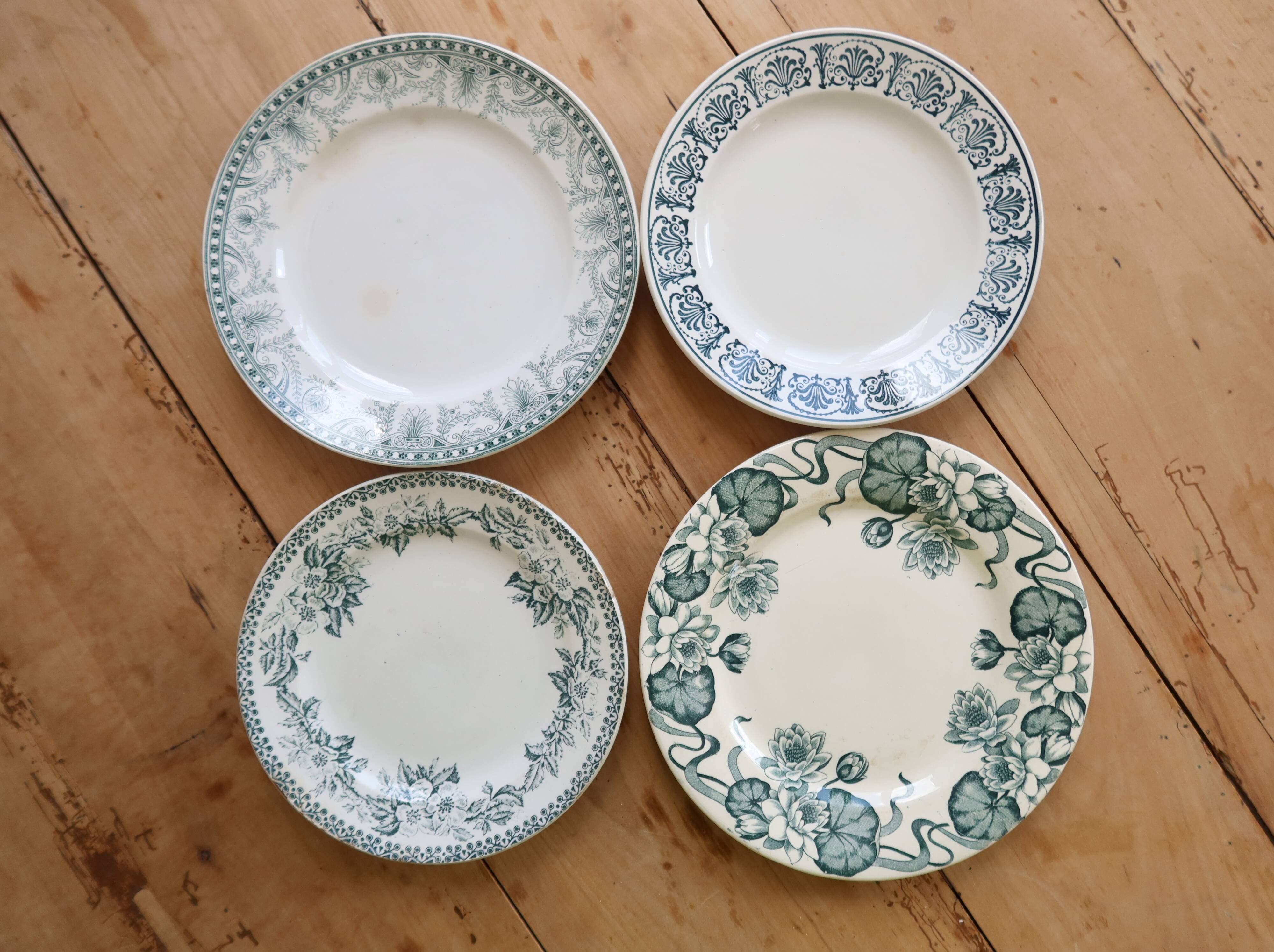 Vintage mismatched dessert plates in ironstone - Green tones
