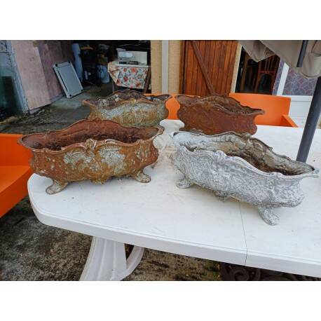 Set of 4 cast iron planters from 1900 from Charleville - Mézières, rockery style