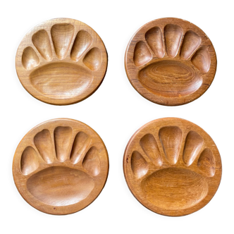 4 plates in teak or serving dish