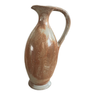 Sandstone pitcher