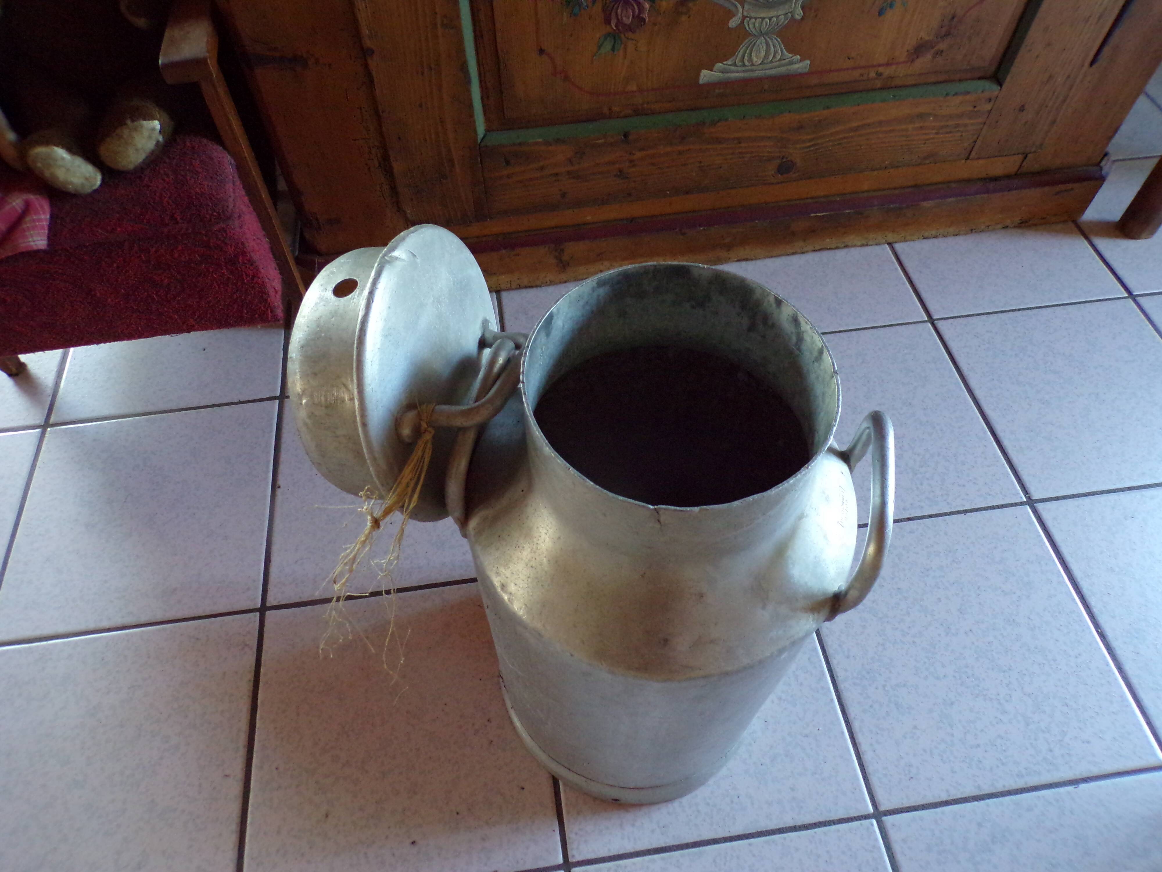 18 L old alluminium milk pot