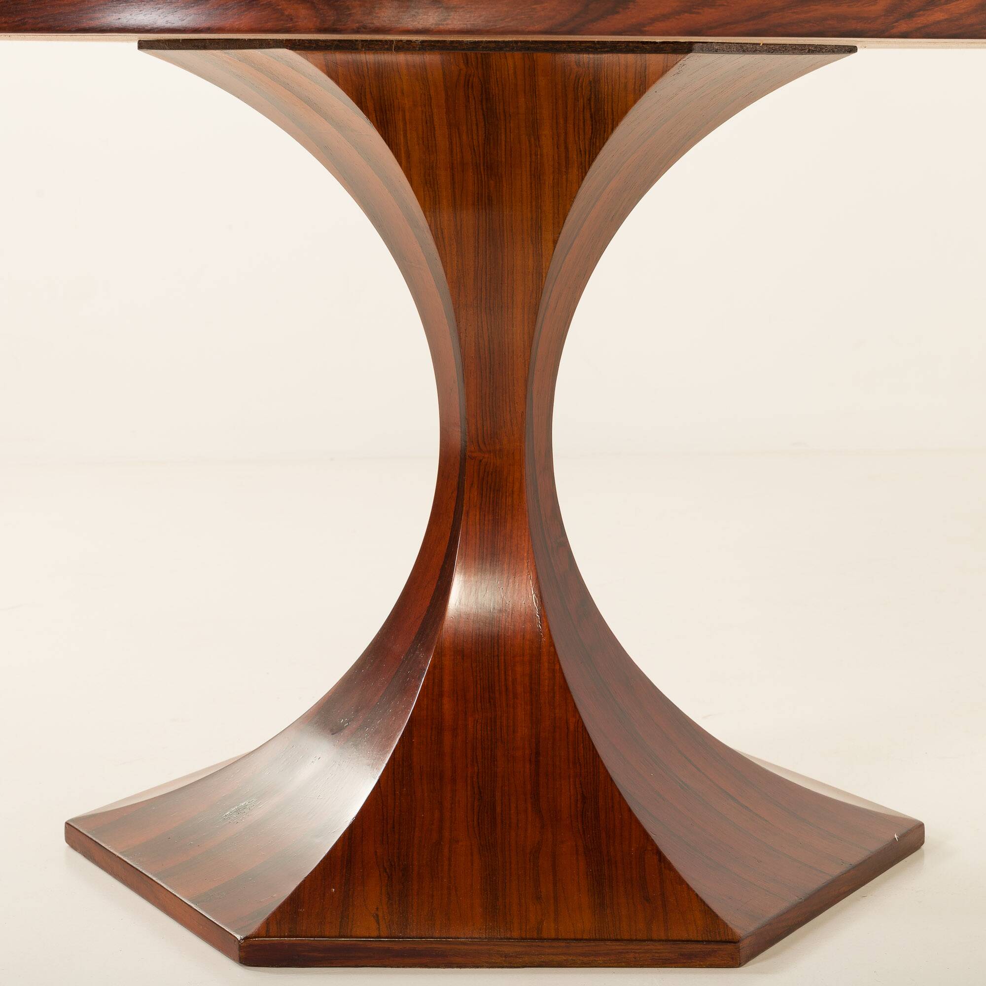 Carlo de Carli round rosewood table, 1960s