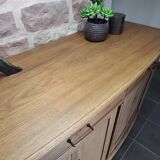 Justin, the understated and chic buffet in solid oak.