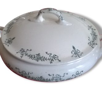 Soup tureen