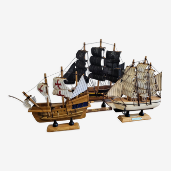 Maquettes de bateaux en bois