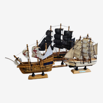 Models of wooden boats