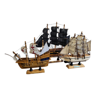 Models of wooden boats