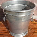 Ice bucket (or champagne bucket)