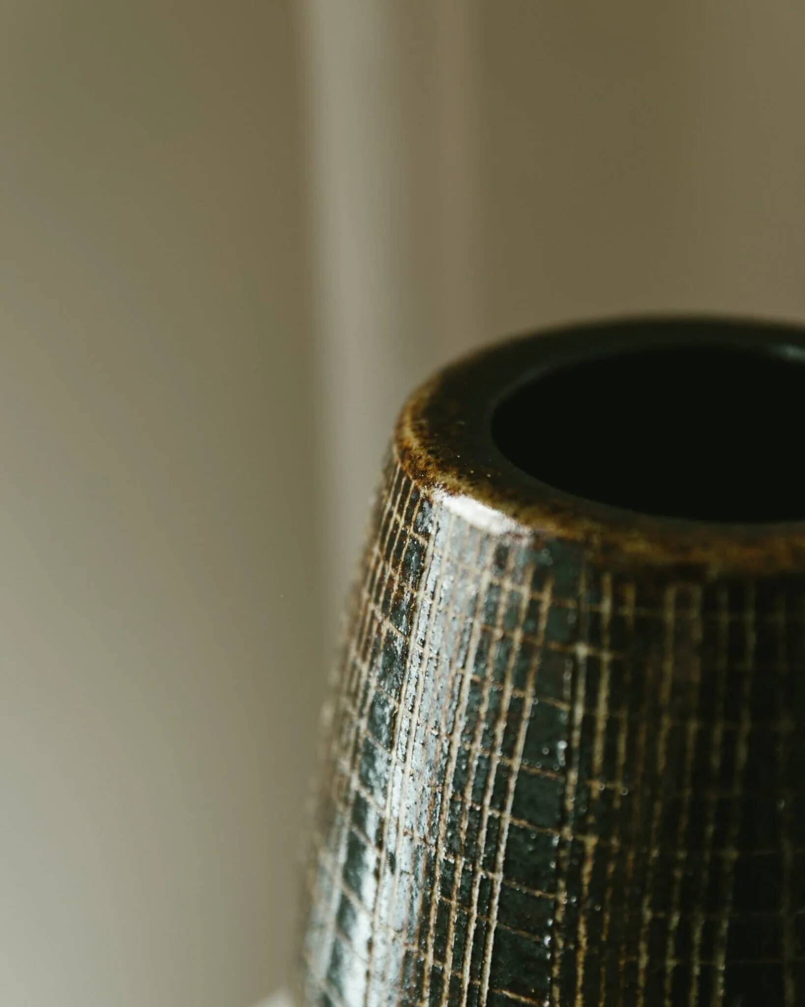 XL VEB Coswig DDR Mid-Century Ceramic Vase with Deep Green Glaze, 1970s Studio Piece