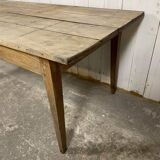 Farm table