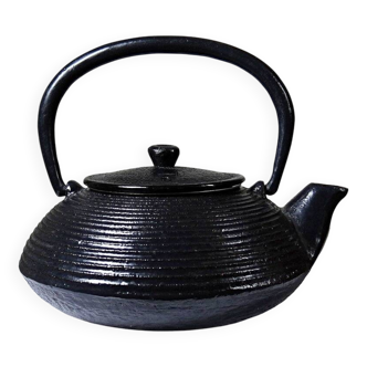 Small vintage Japanese black cast iron teapot 400ml