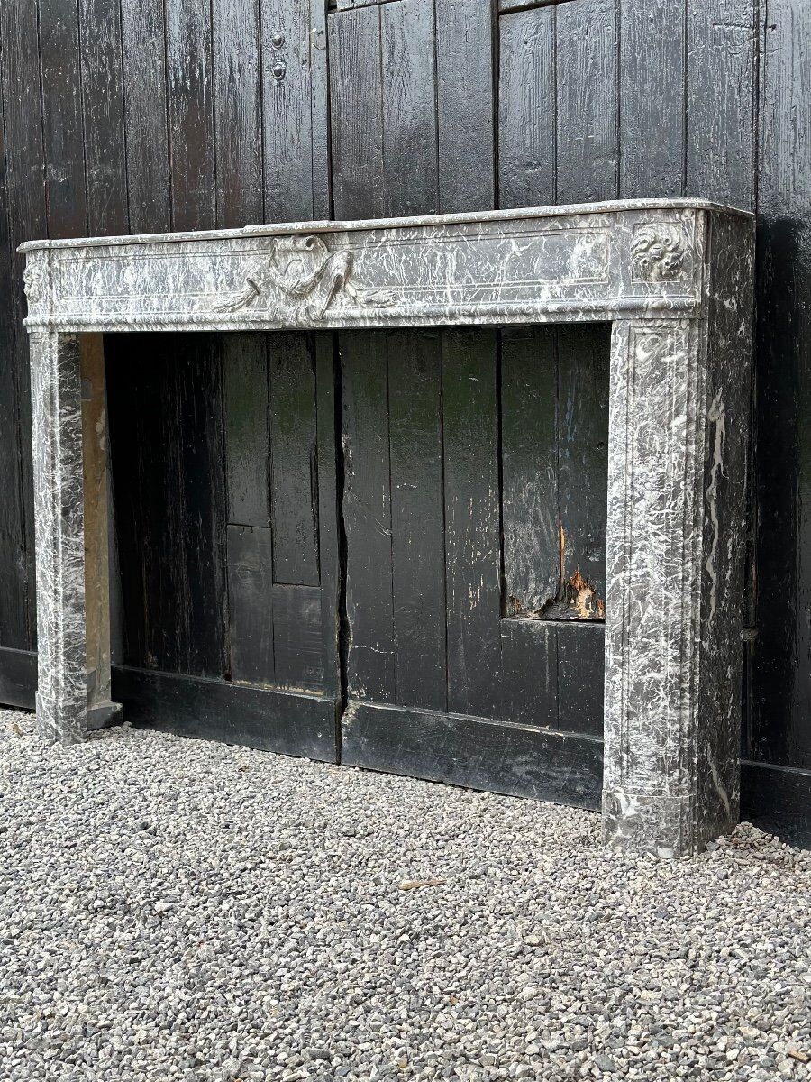 Louis XVI fireplace in gray marble Saint Anne, eighteenth century