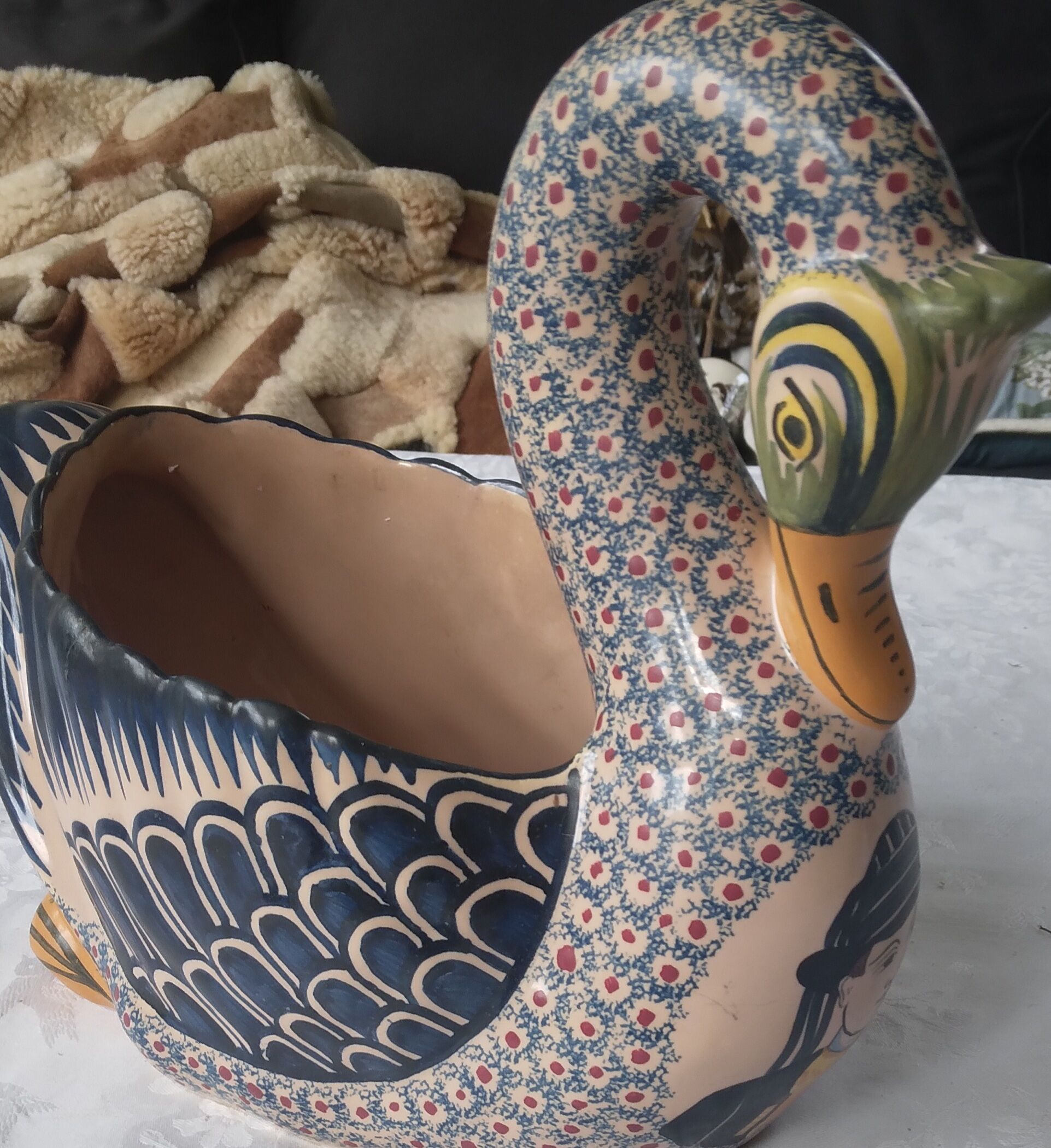 Swan pot cover Henriot Quimper