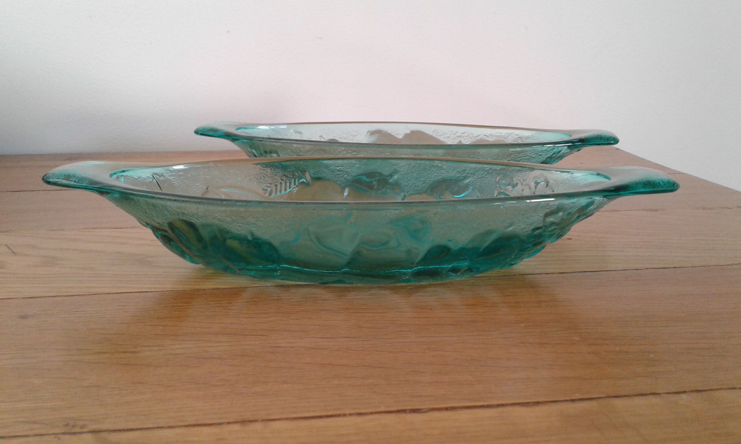 2 Glass raviers. vintage