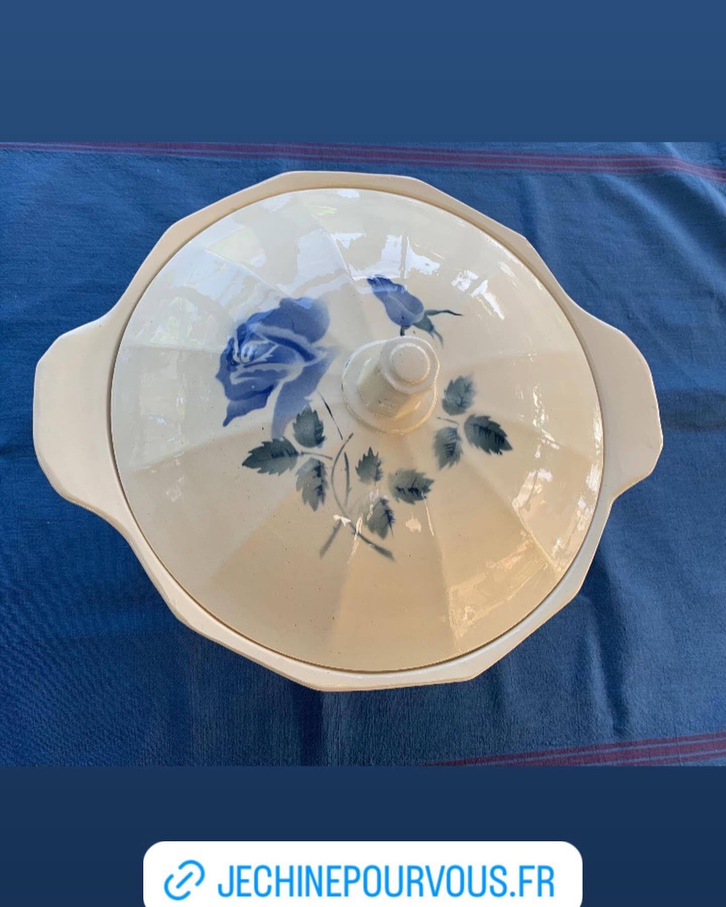 Digoin and Sarreguemines soup tureen, made in France, numbered, art deco