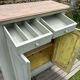 Buffet d’office sur plinthe en chêne gris mastic