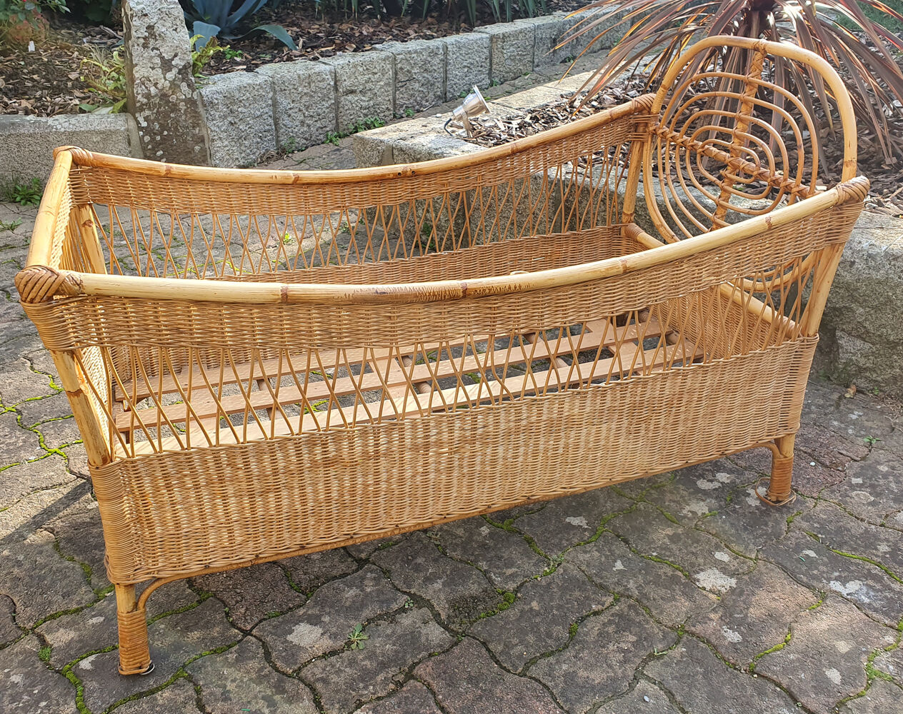 Lit bébé bambou et rotin, vintage années 60