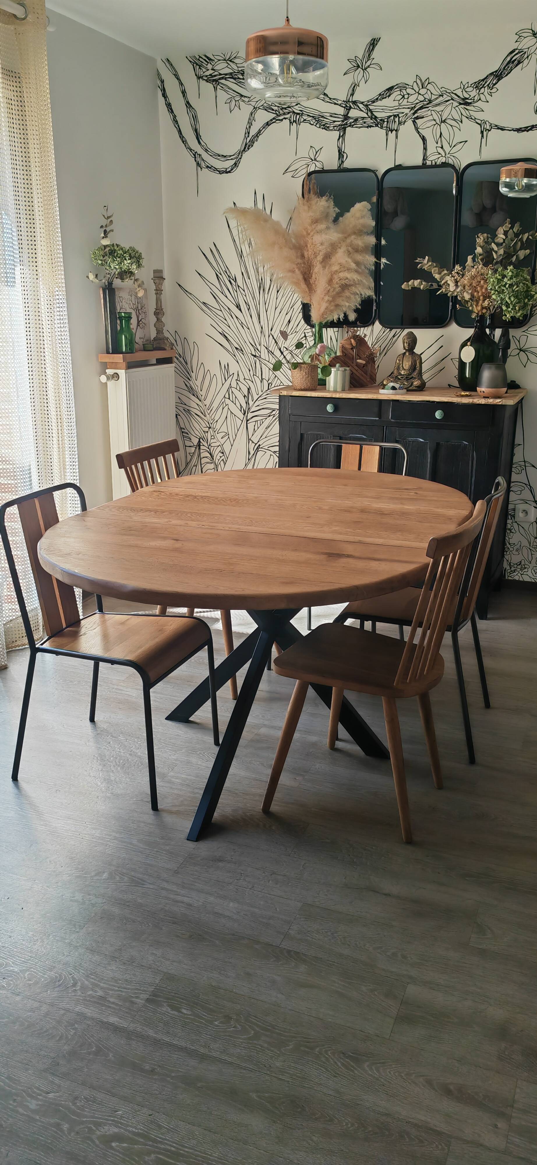 Table ovale extensible en chêne massif et pied métal
