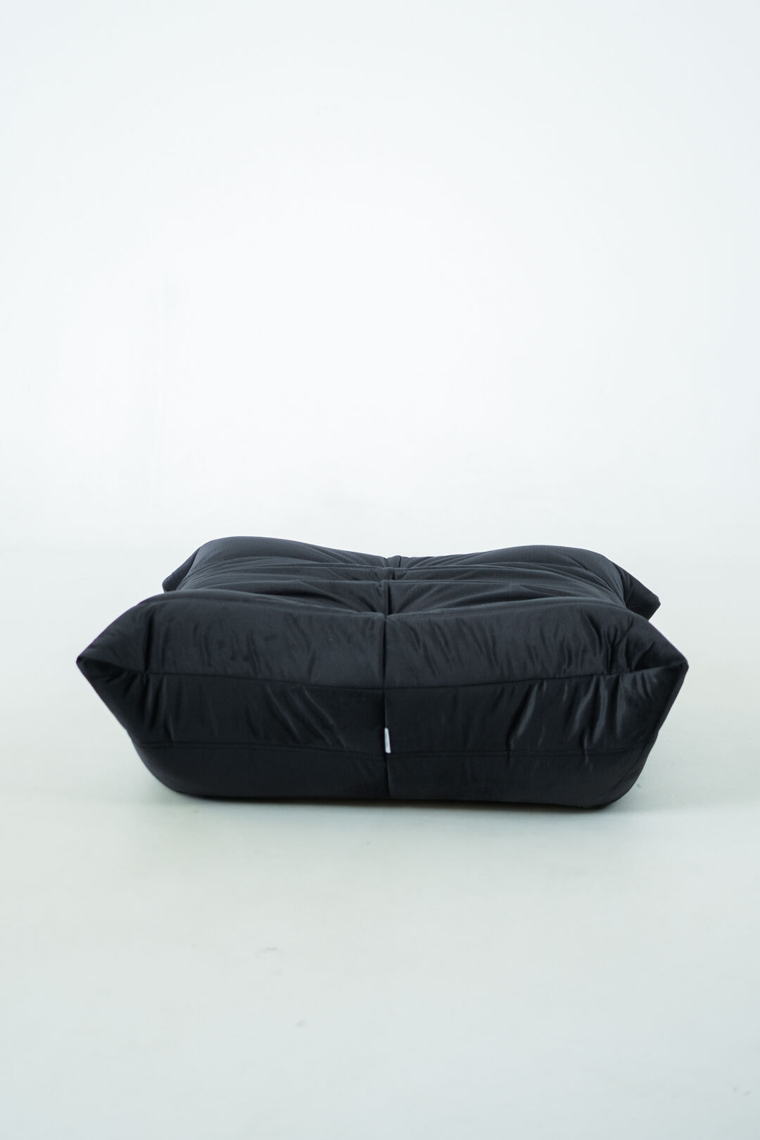 Togo set of chair and pouf in black shiny velvet