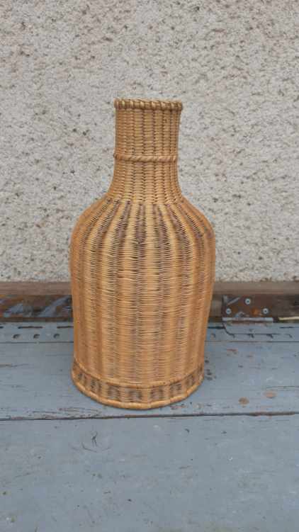 Vase bouteille vintage en osier