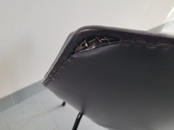 Chaise tonneau de Pierre Guariche pour Steiner 1950