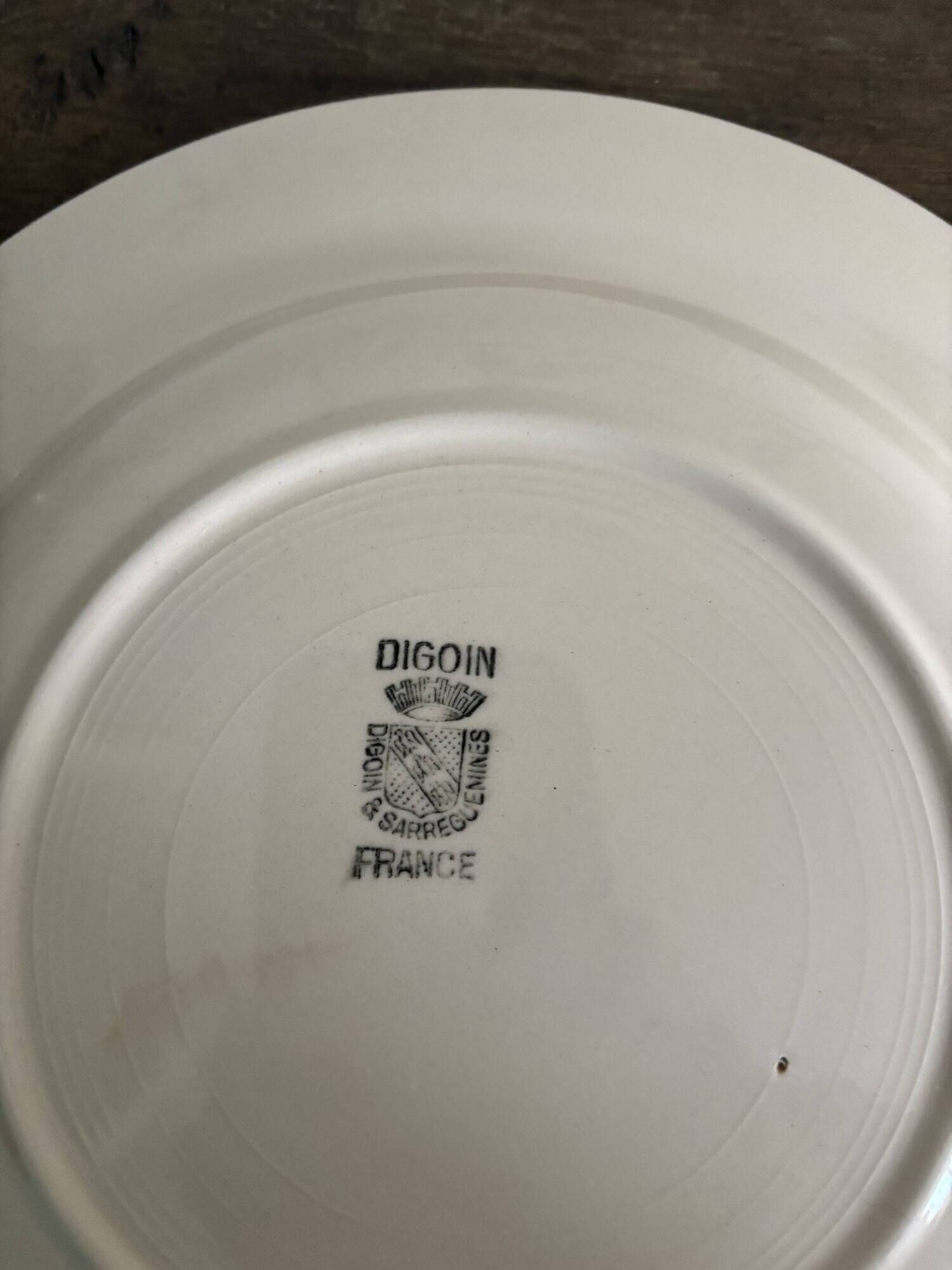 Set of 12 vintage plates Digoin Sarreguemines – Powder pink