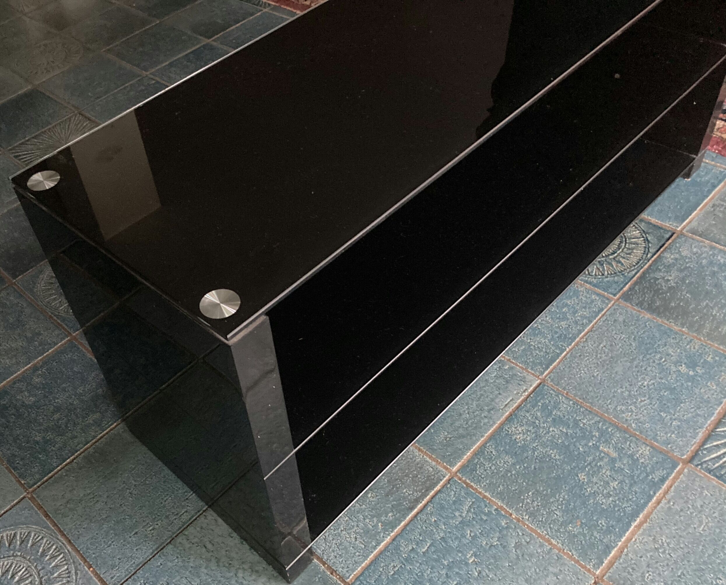 Low cabinet 1 shelf in black tempered glass for TV or other