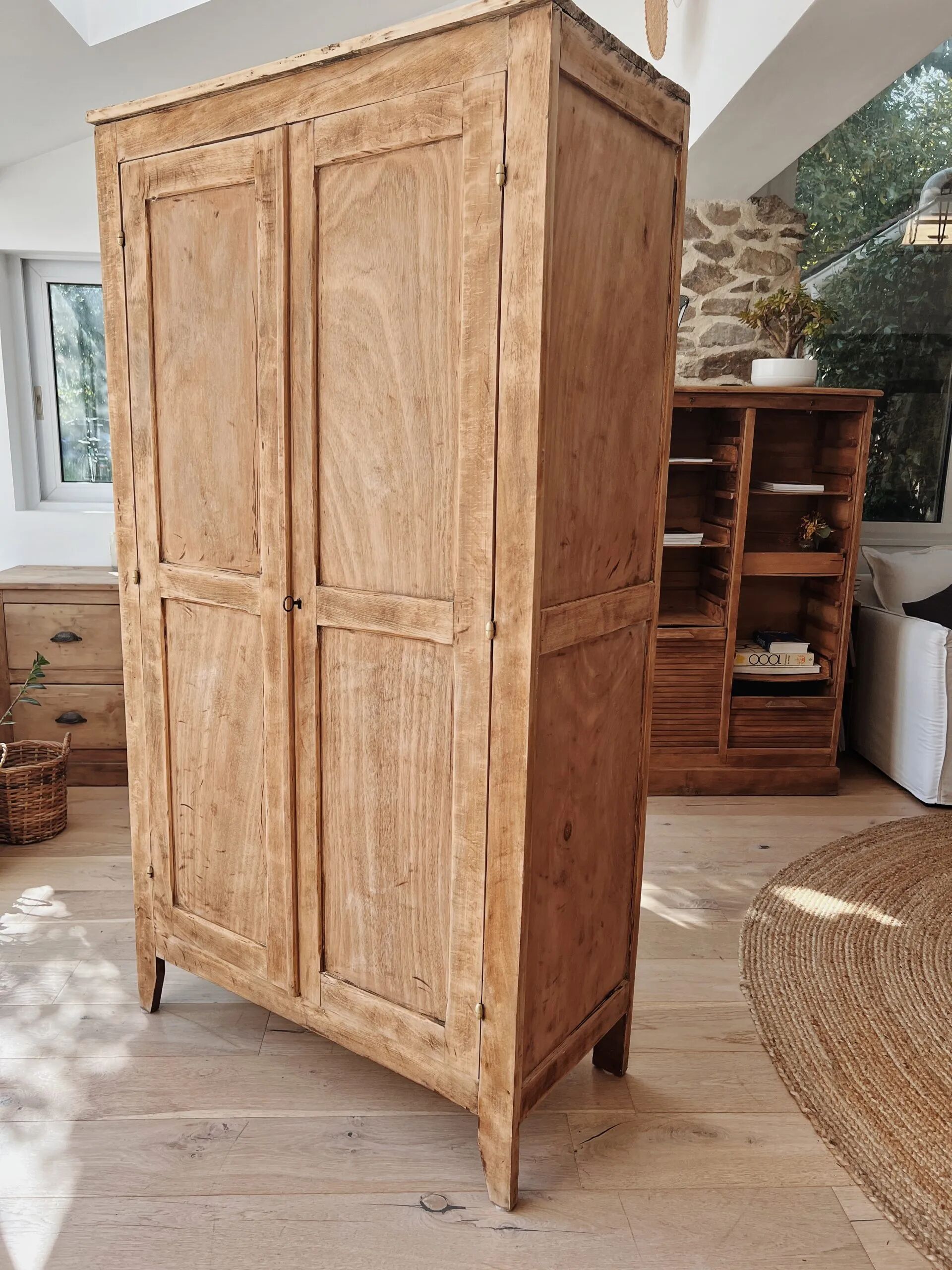 Parisian wardrobe in beech wood