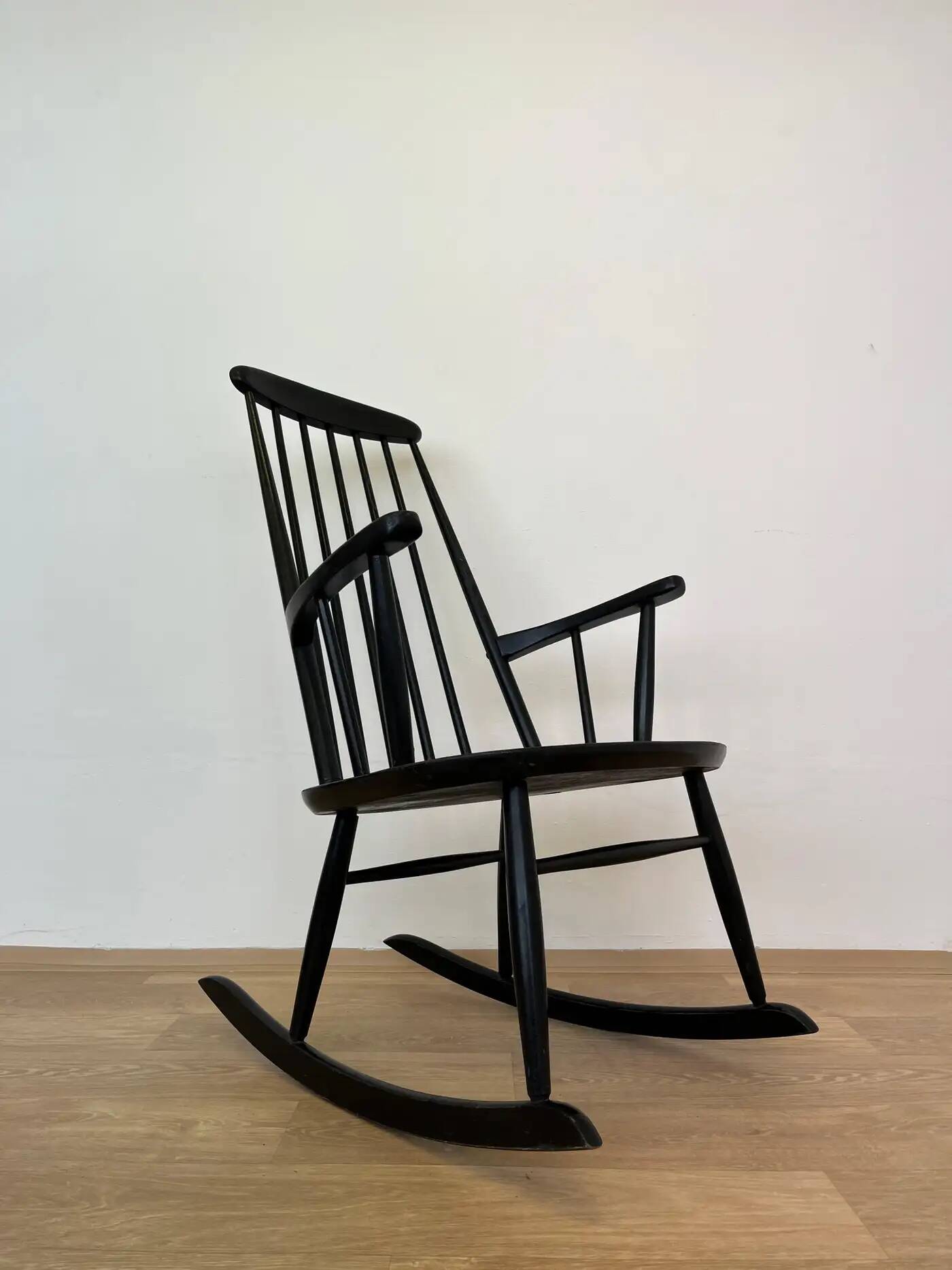Midcentury rocking chair designed by Ilmari Tapiovaara, Finland, 1960s