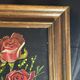 Nature morte aux roses – Huile sur toile signée et datée 1977 –Cadre bois