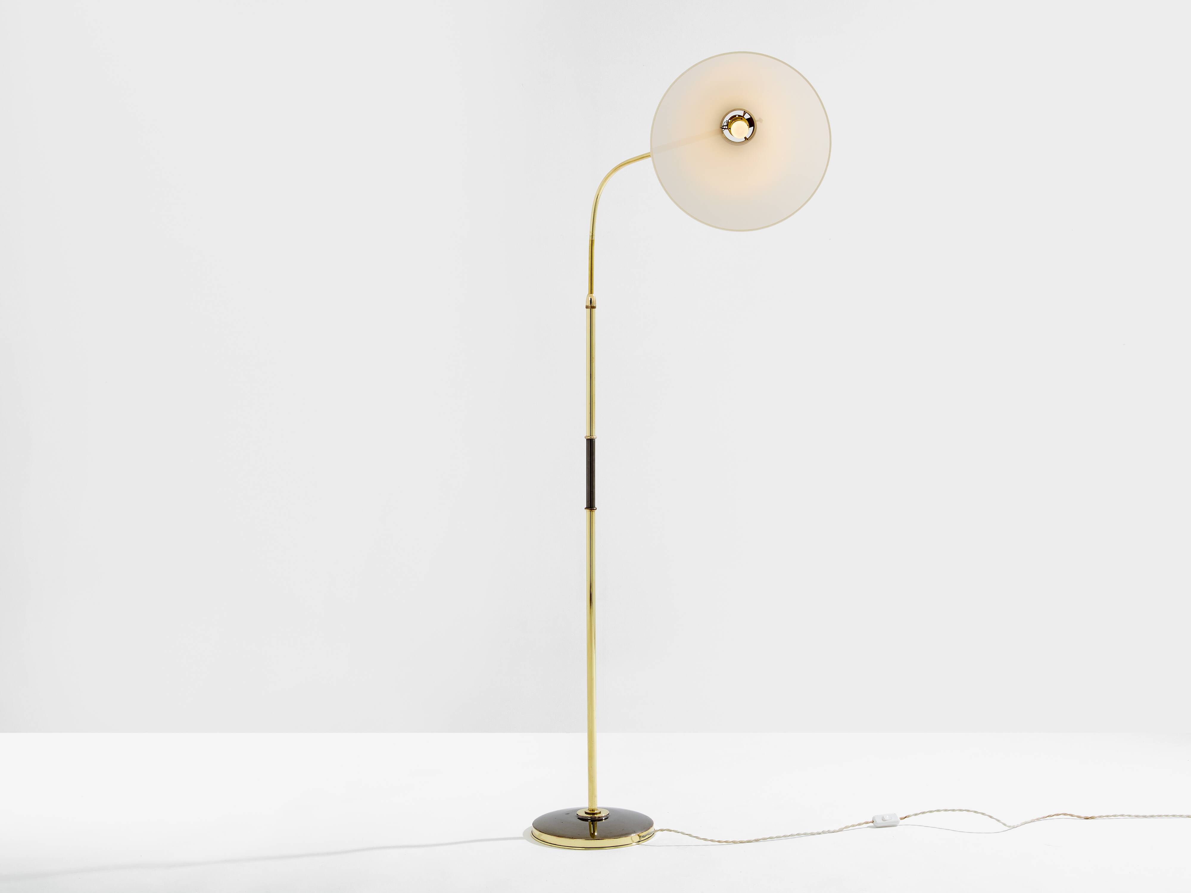 Maison Lunel lampadaire diabolo laiton canon de fusil vers 1950