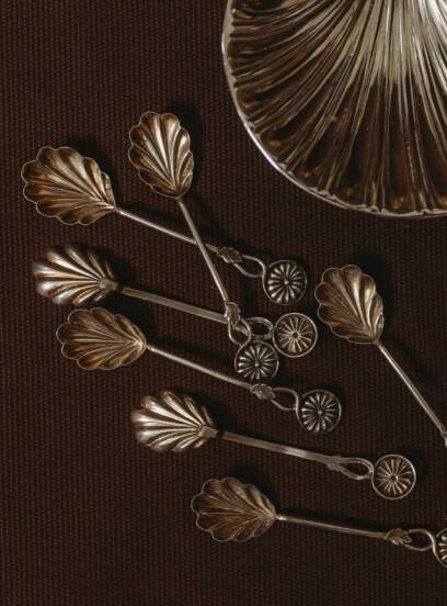 Set of six Portuguese sterling silver teaspoons with r decoration