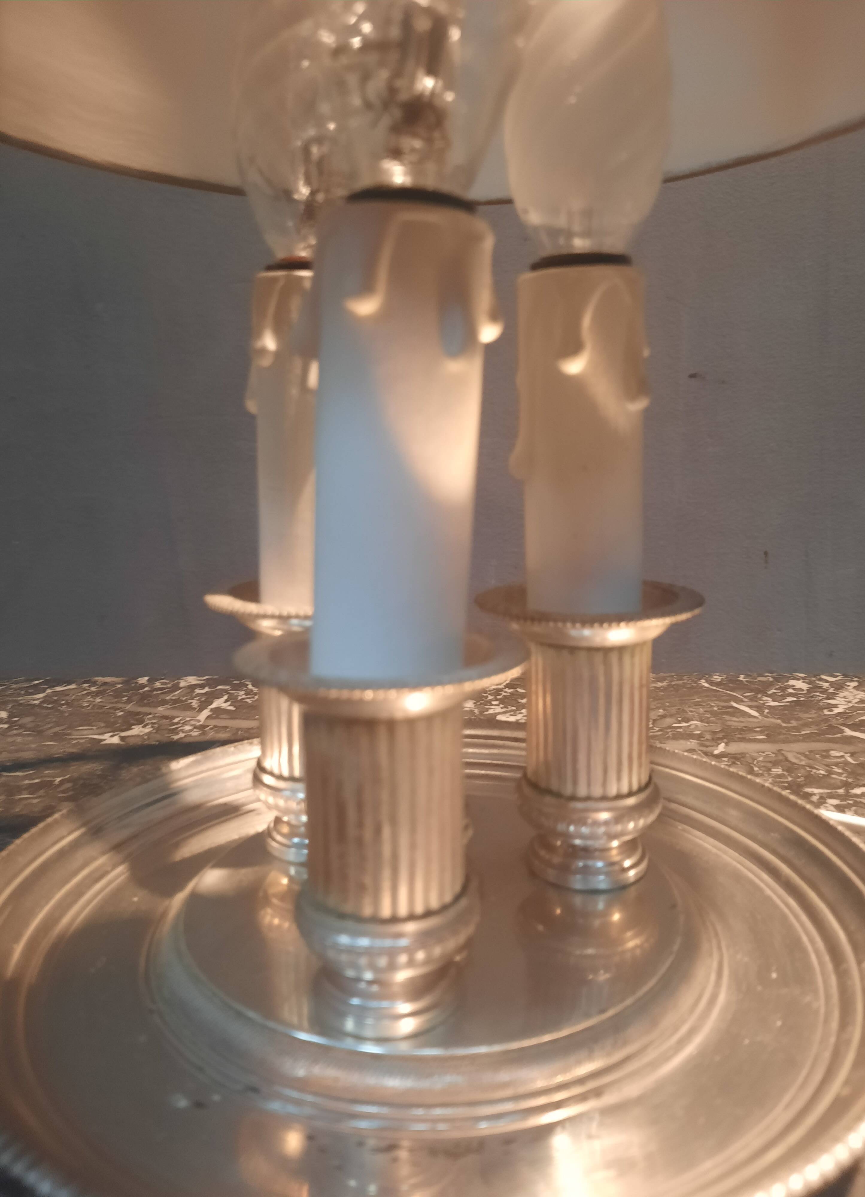 Lampe bouillotte de style  Louis XVI
