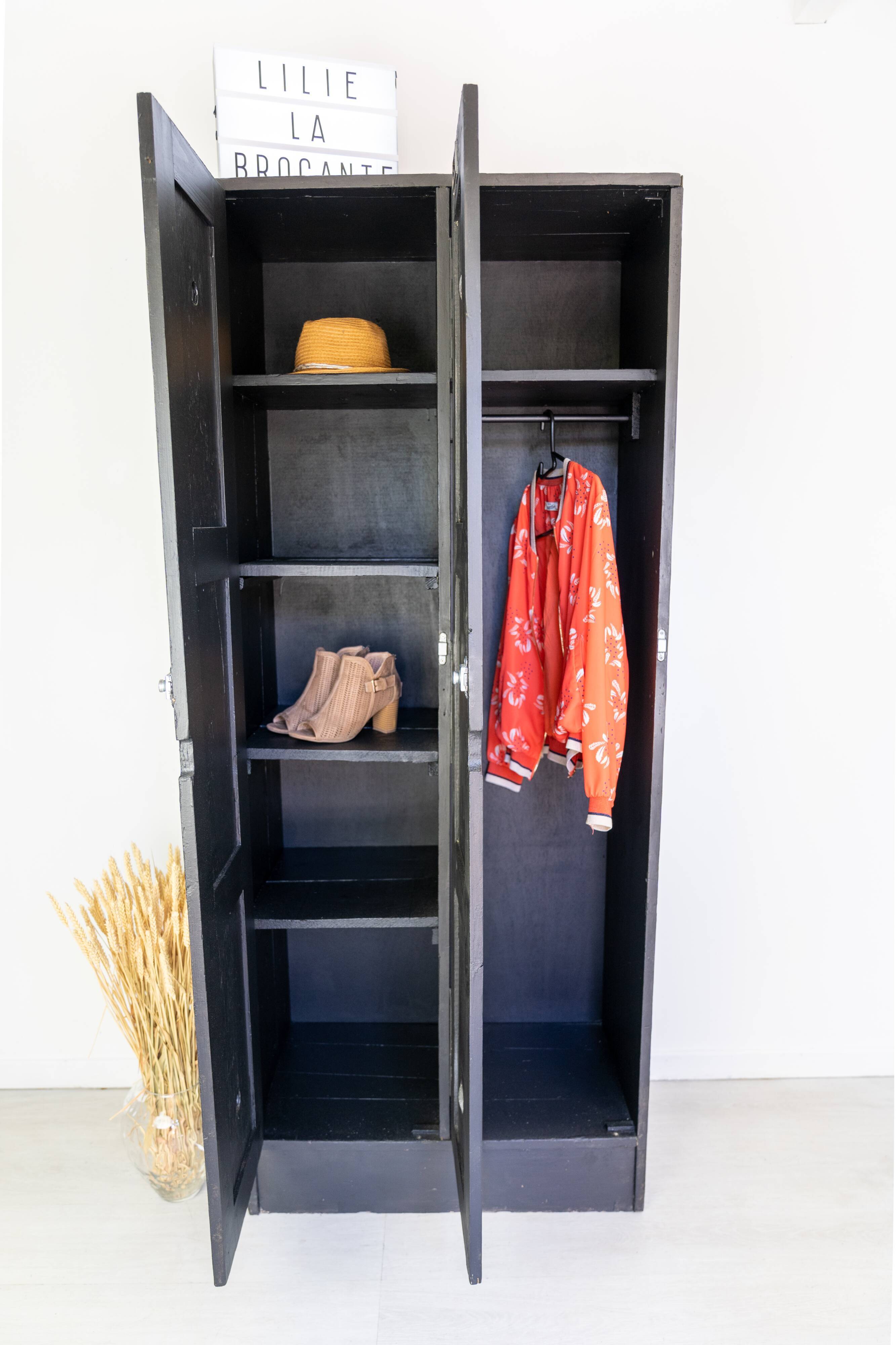 Wooden locker industrial style