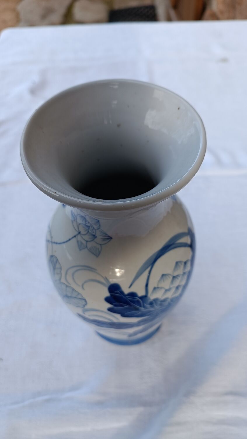 Blue porcelain vase