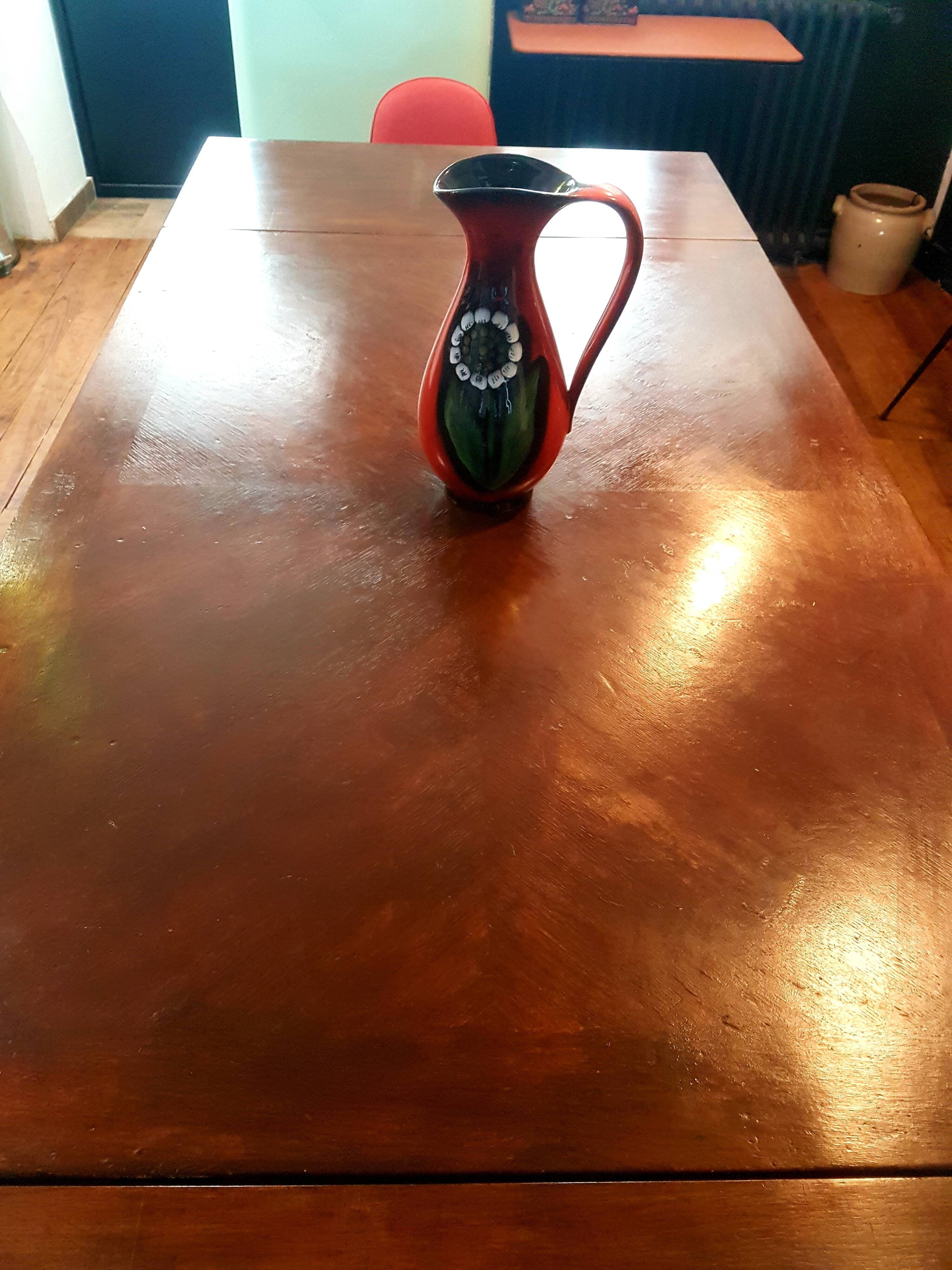 Scandinavian dining table with extensions