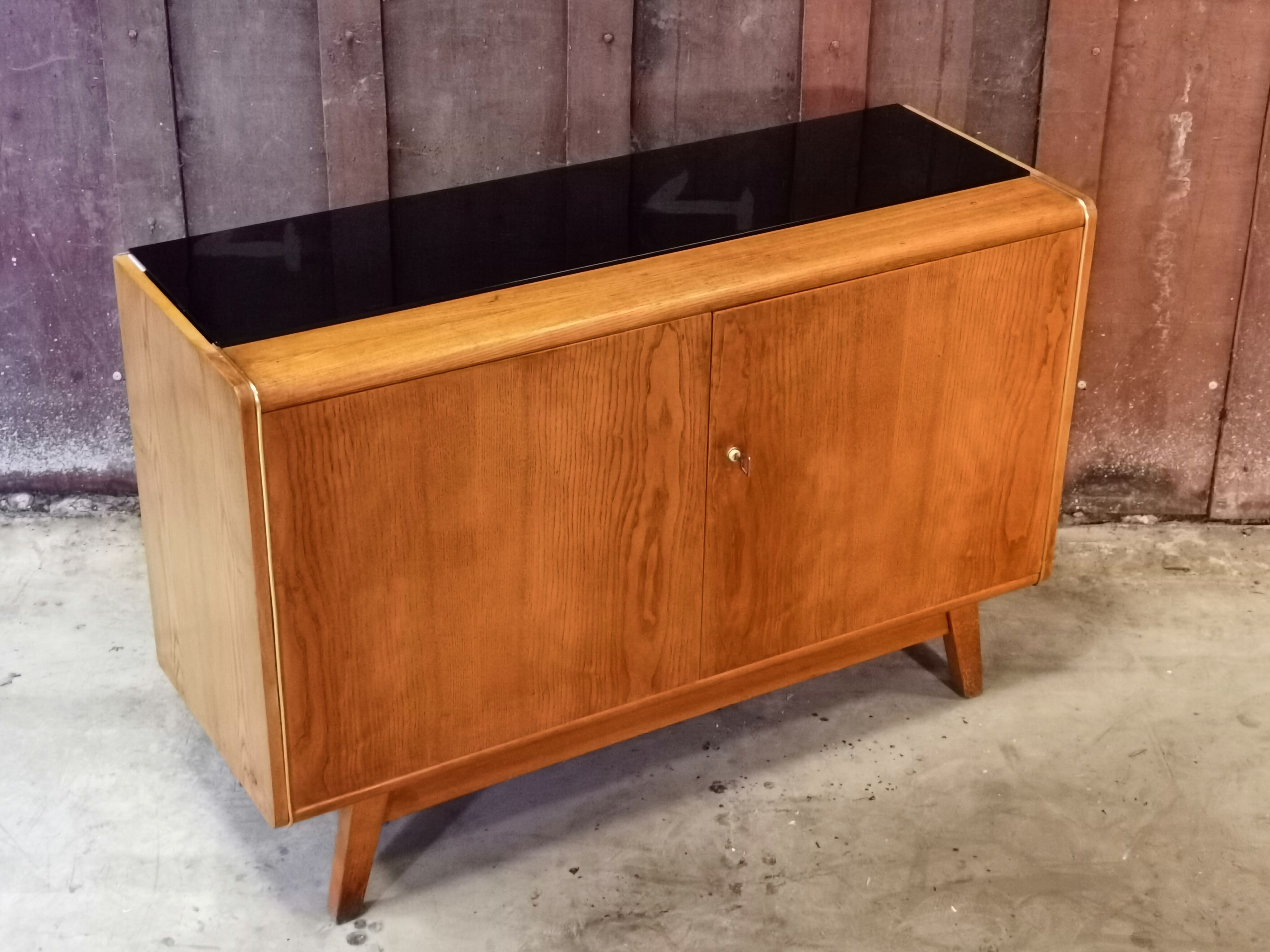 Buffet down by B. Landsman and H. Nepo-itek for Jitona Sobslav