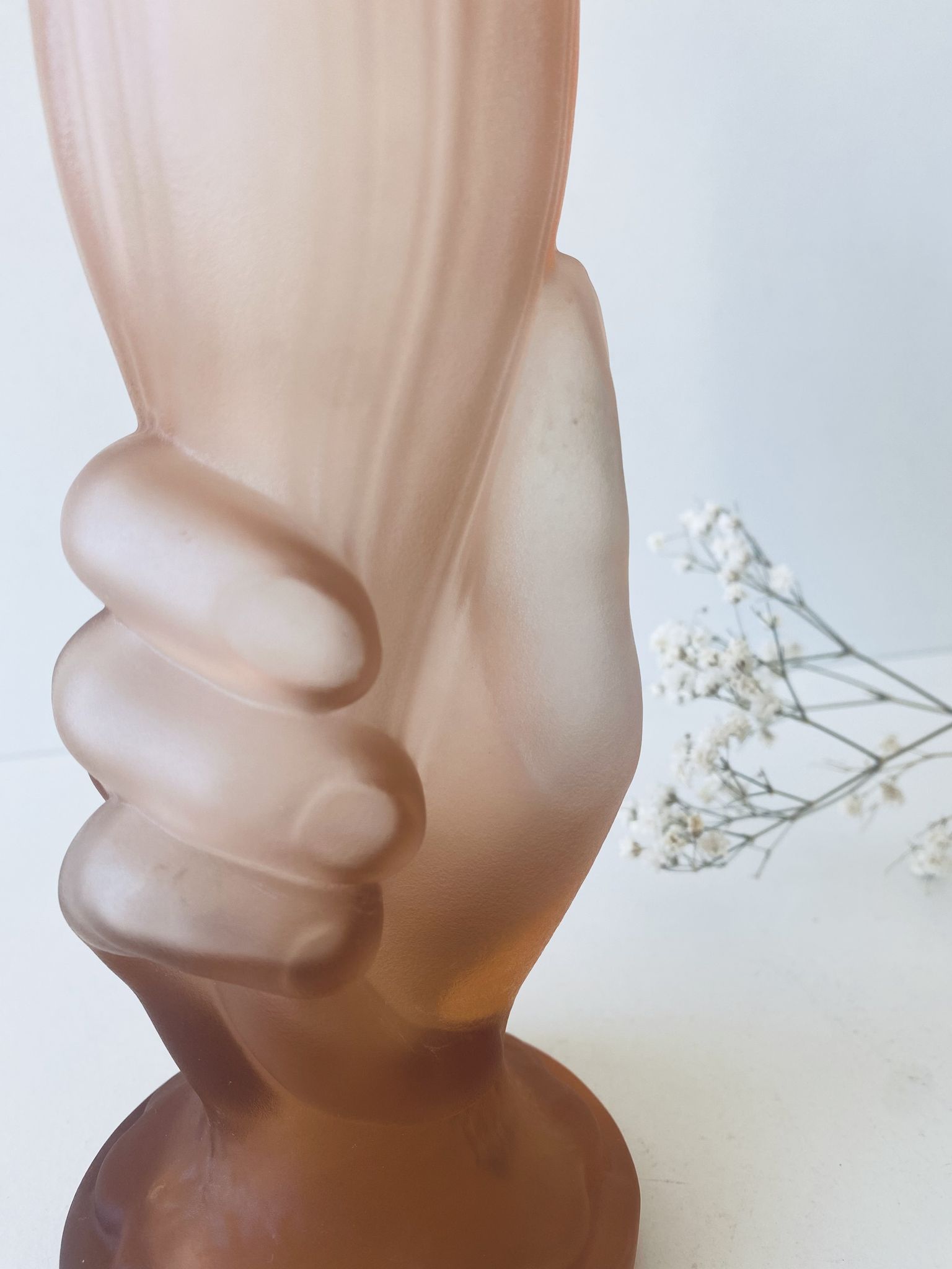 Vase Art deco en verre dépoli rose