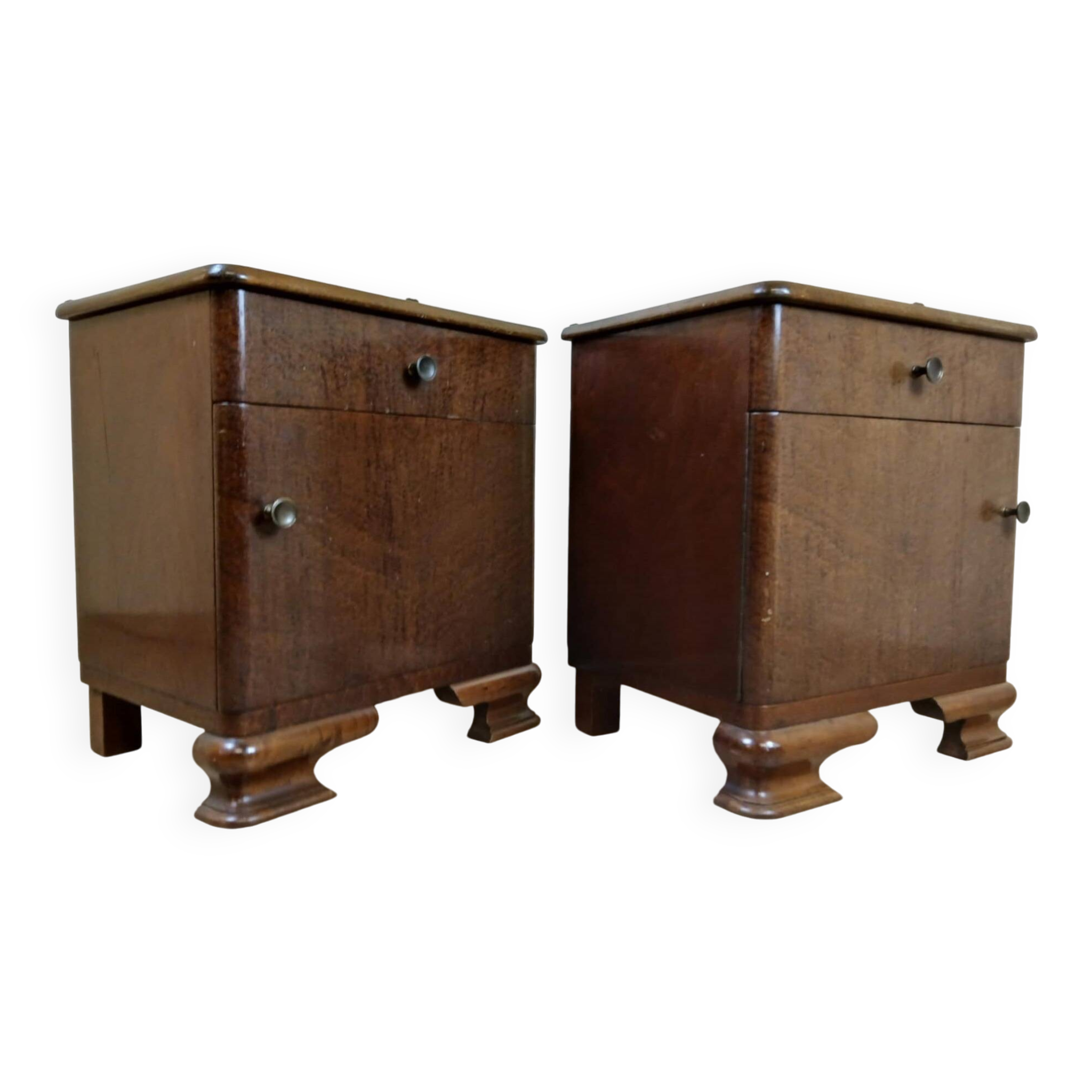 Pair of Art Deco period bedside tables or nightstands in burl circa 1930