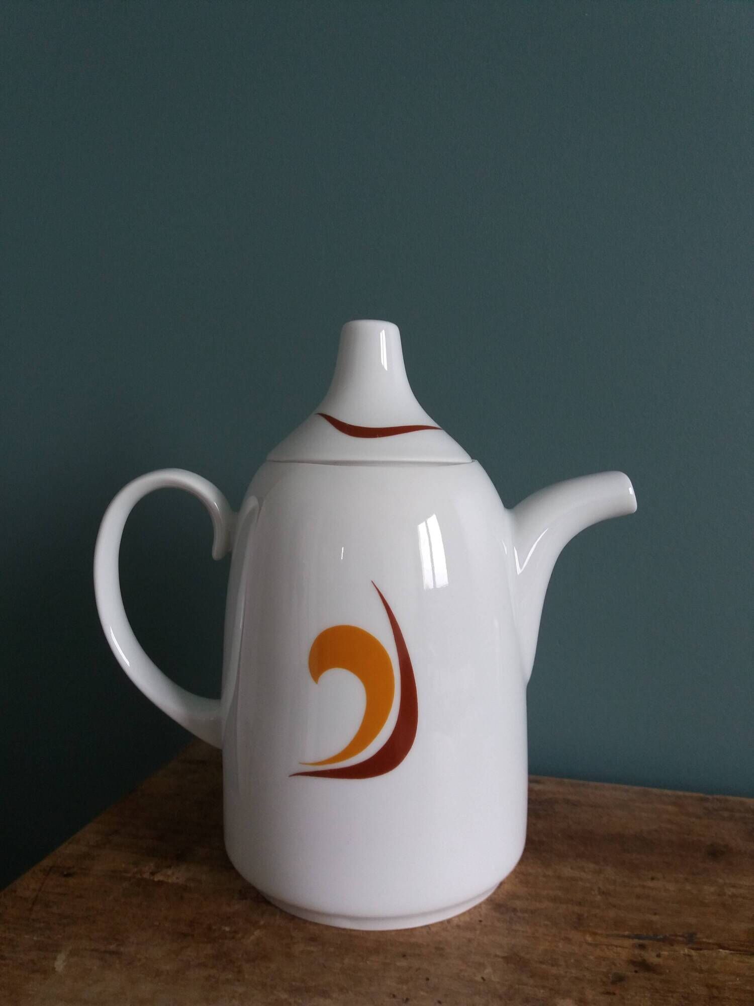 Coffee pot, teapot, porcelain, Italy, 70s, space age