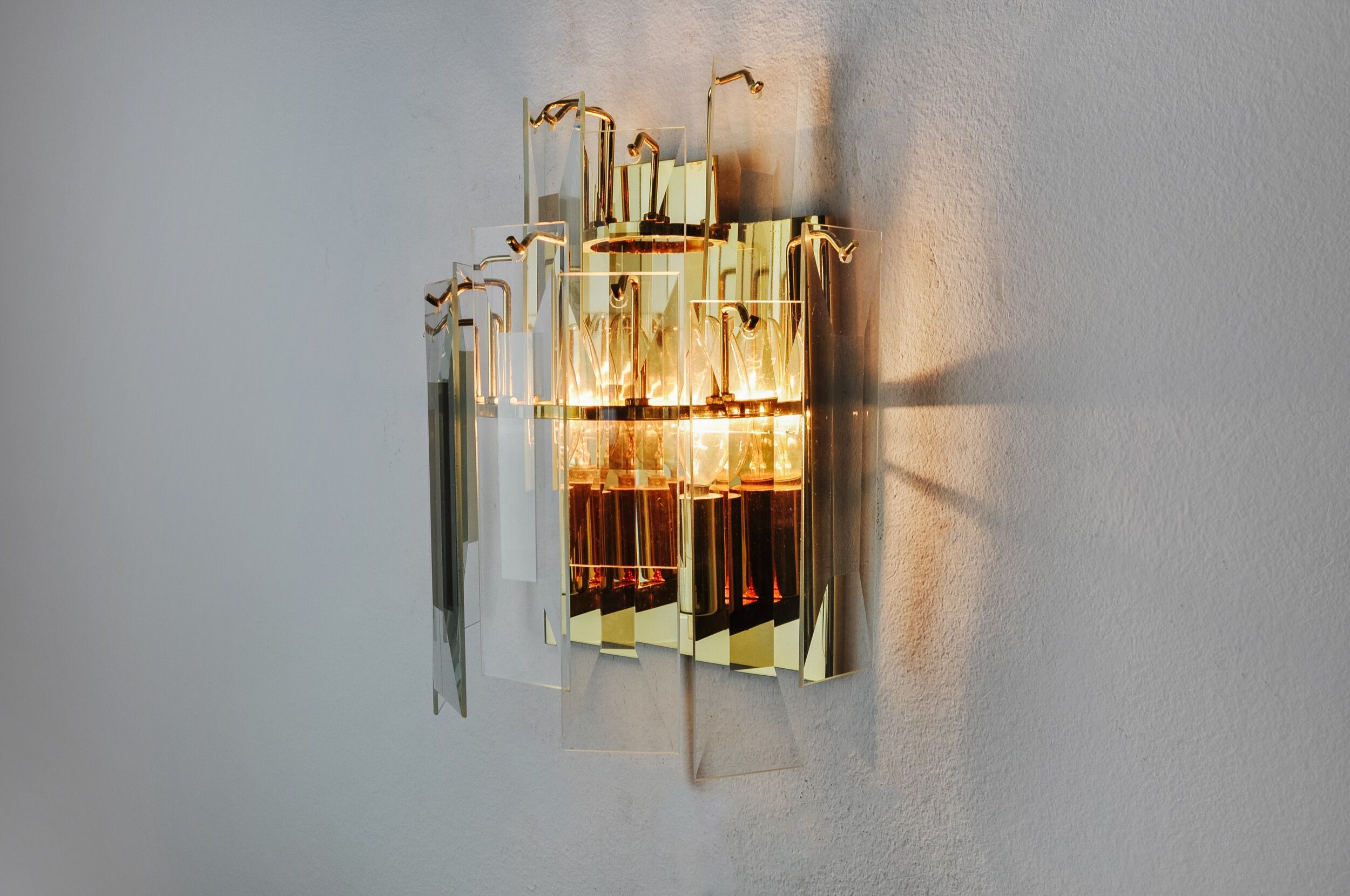 Venini wall lamp, cascading bevelled glass, Italy, 1970