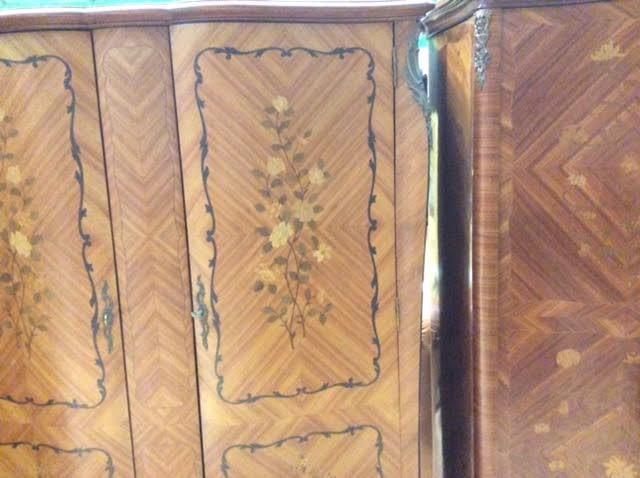 Armoire 2 portes avec marqueterie