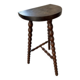 High tripod saddle stool