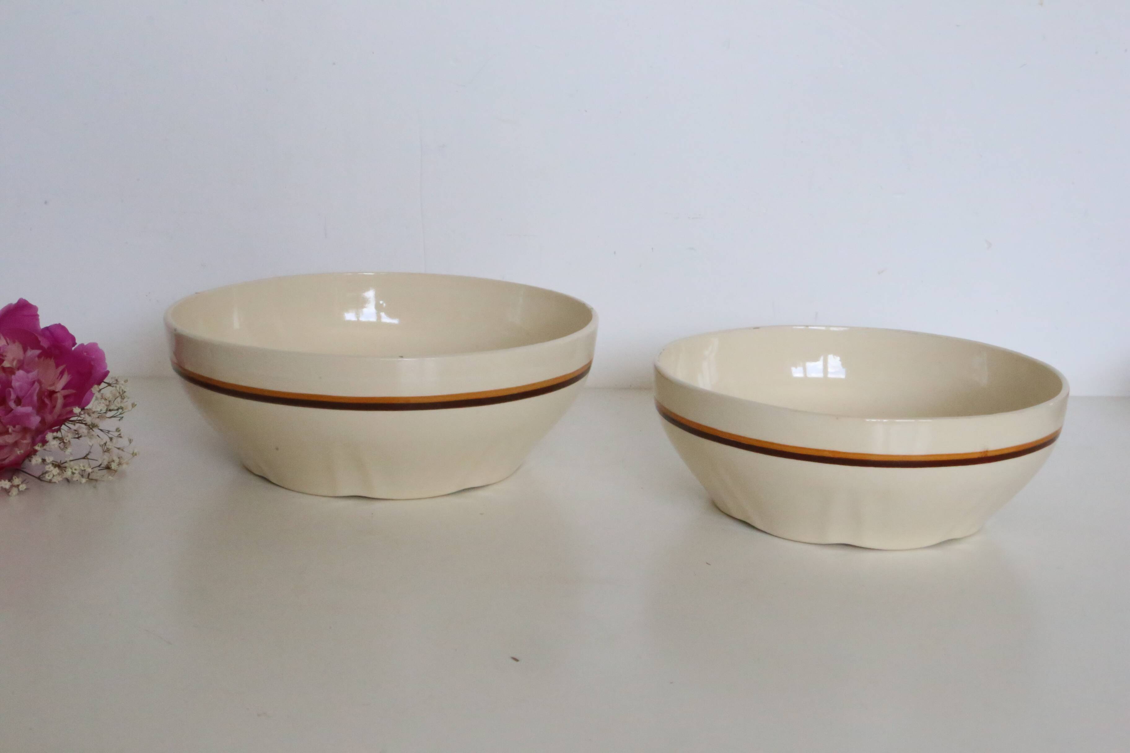 pair of salad bowls, French earthenware, bistro
