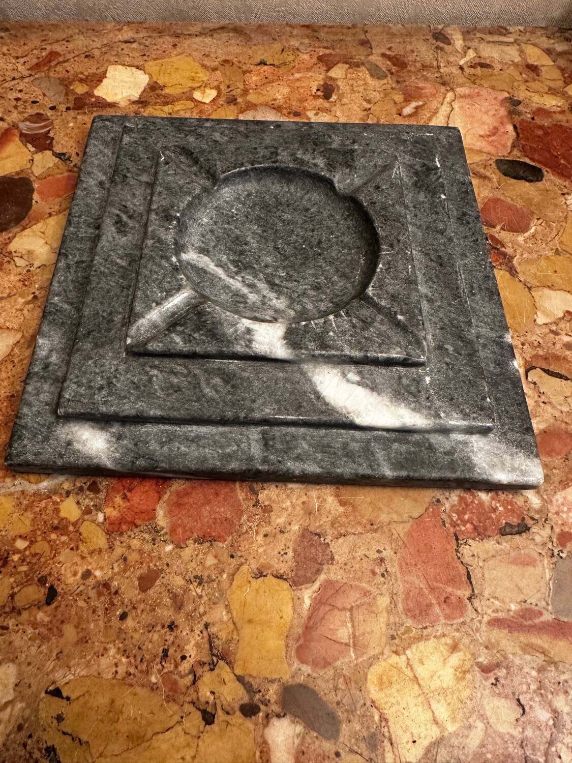 Cendrier Art-Deco en Marbre Gris Anthracite