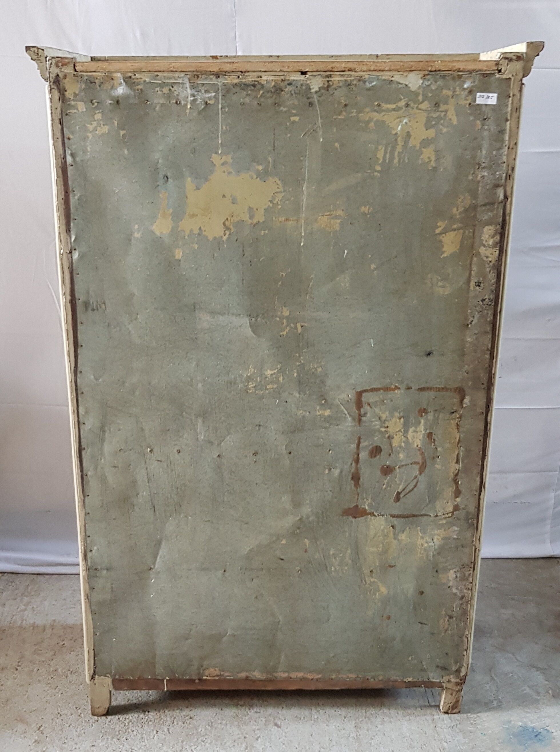 Former teak showcase