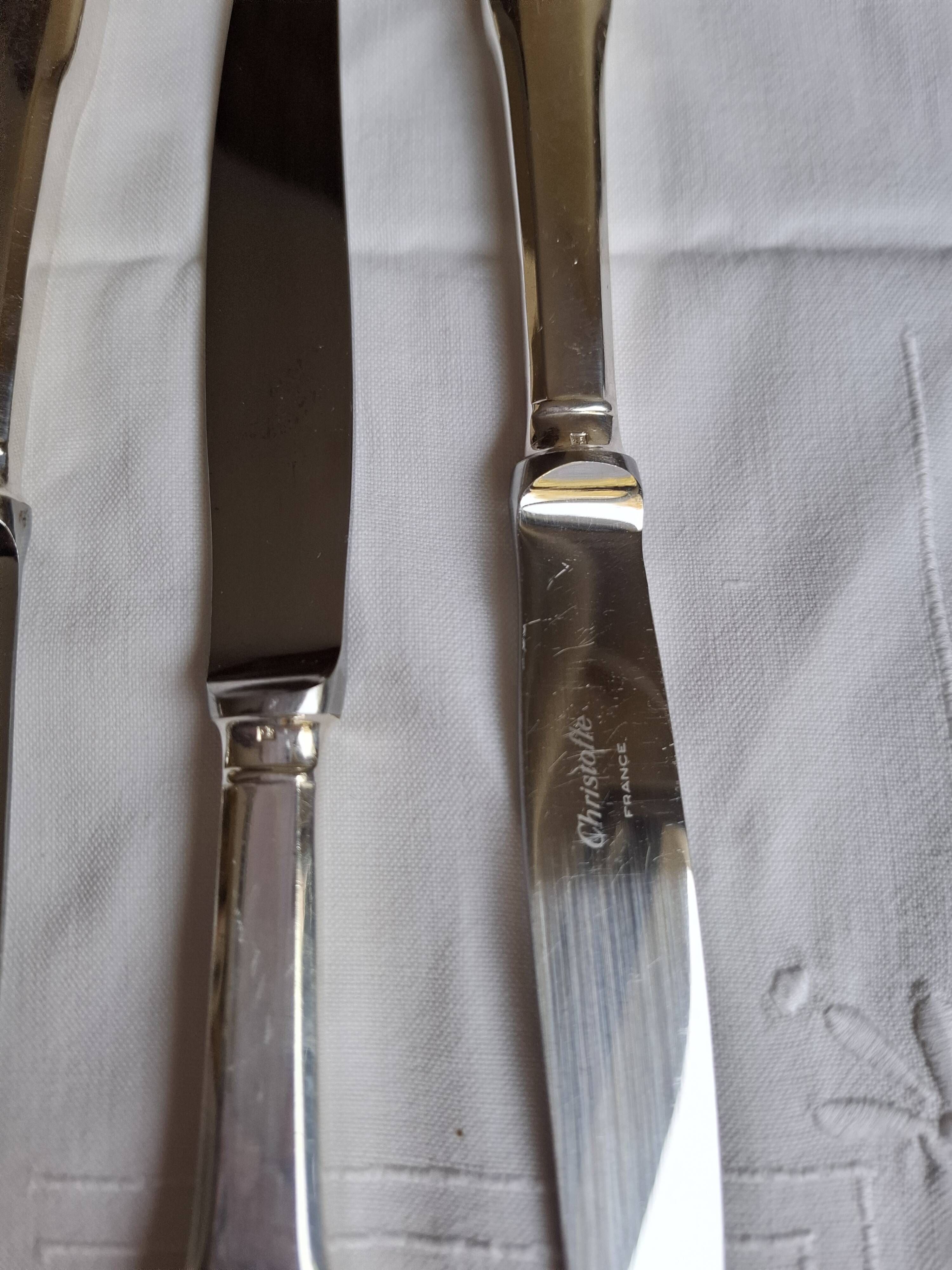 24 silver-plated Christofle Cluny Uniplat Vieux-Paris knives (2 x 12)