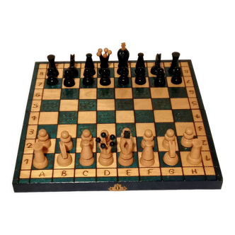Wooden chess set 31 x 31 cm